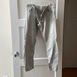 SCOUT Capri pants